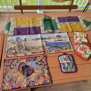 Lot of Fall Thanksgiving Theme Table Dressings & Kitchen Items
